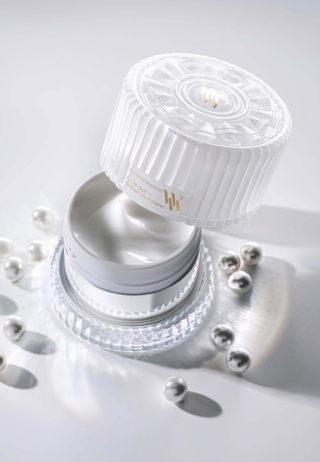 Купить Многофункциональный крем для лица с эффектом моментального осветления Wedding Weekend