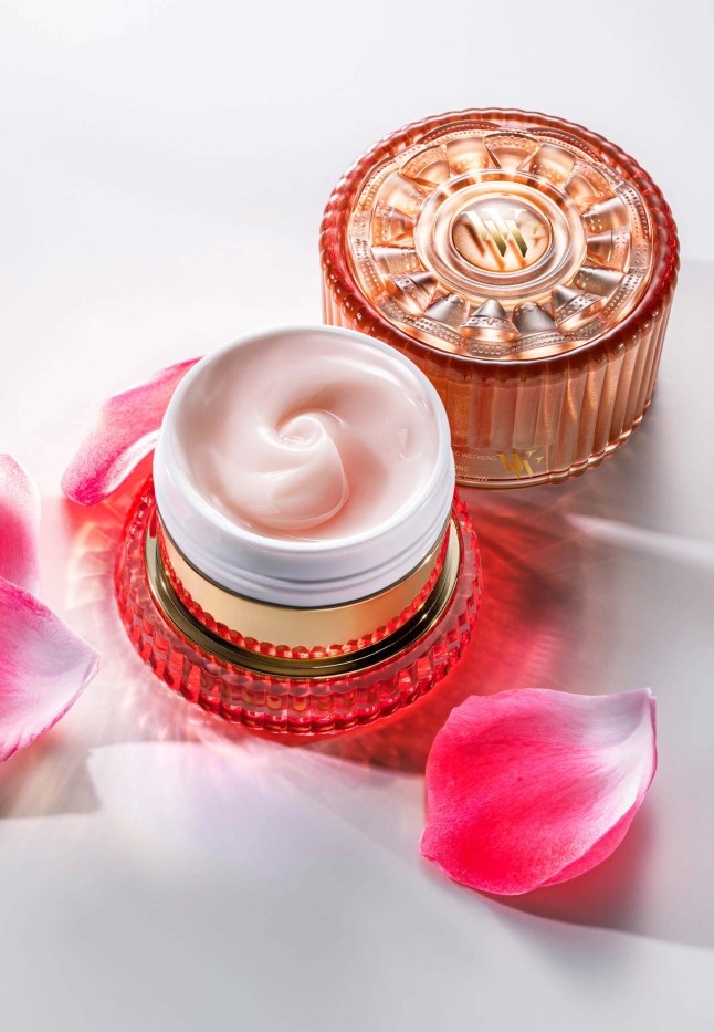 Купить Многофункциональный крем для лица с эффектом сияния Wedding Weekend