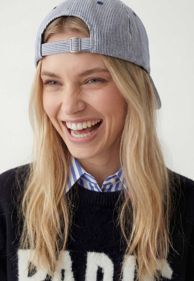 Заказать 600996 Кепка-бейсболка с эффектом мерцания, принт в полоску