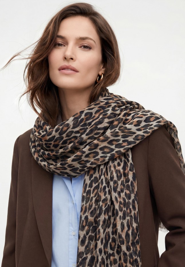 Купить 600999 Женский палантин, анималистичный принт