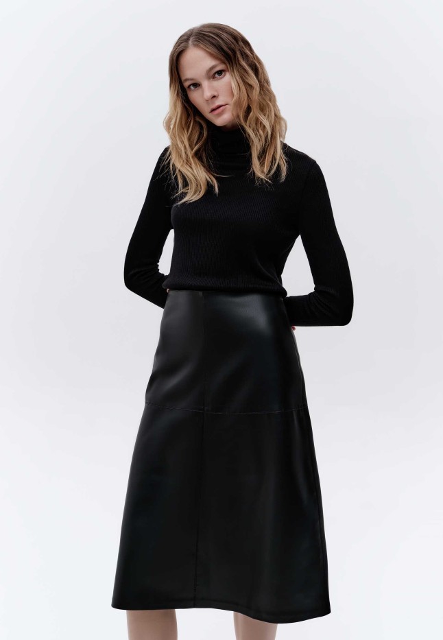 Купить Водолазка из рельефного трикотажа, цвет чёрный