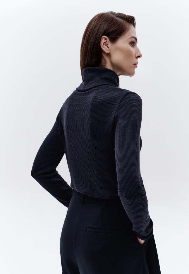 Фаберлик Водолазка из рельефного трикотажа, цвет синий