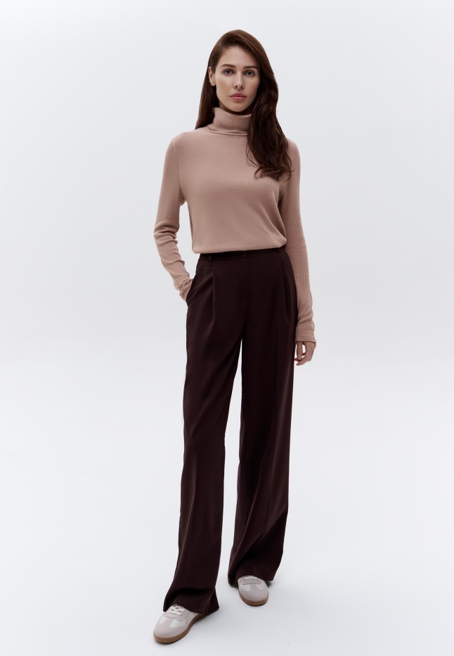 Купить Водолазка из рельефного трикотажа, цвет мокко