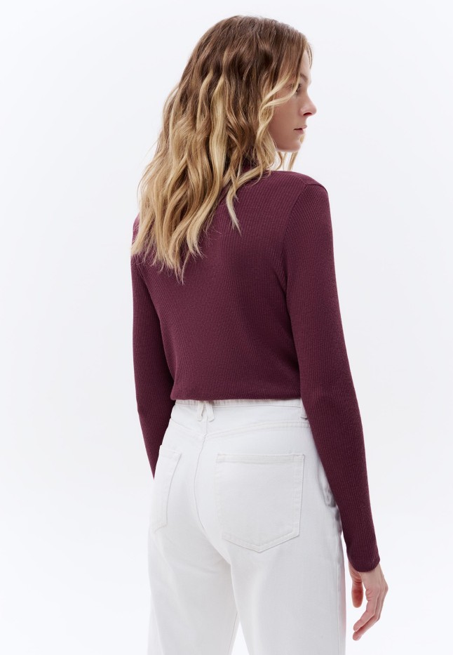 Заказать Водолазка из рельефного трикотажа, цвет бордовый