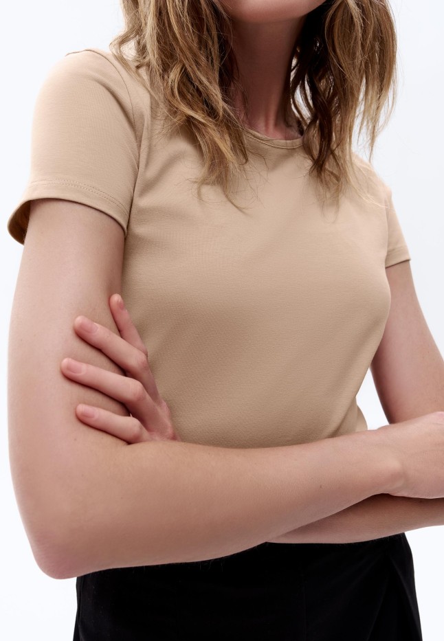 Заказать Женская футболка прилегающего силуэта, цвет телесный