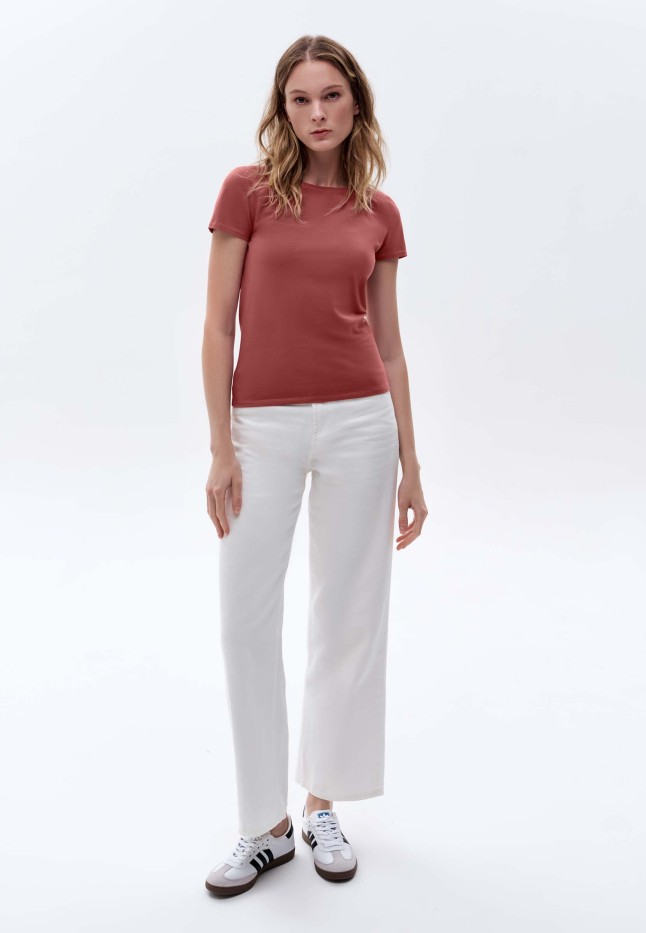 Фаберлик Женская футболка прилегающего силуэта, цвет марсала