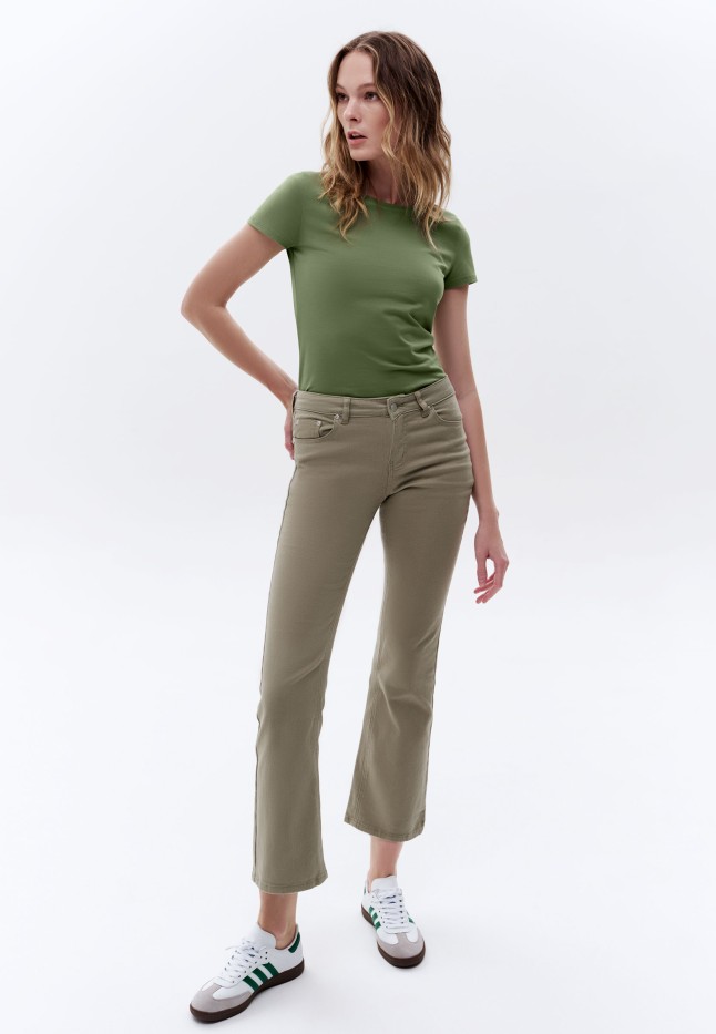 Купить Женская футболка прилегающего силуэта, цвет хаки