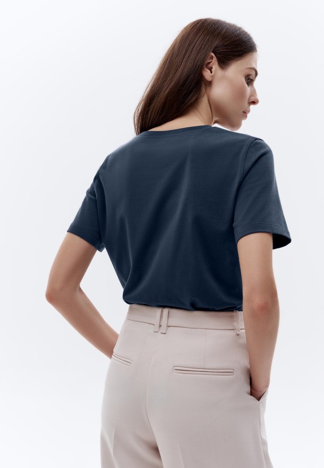 В Беларуси Женская футболка прямого силуэта, цвет синий