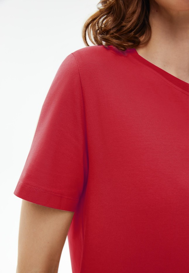 Заказать Женская футболка, цвет красный