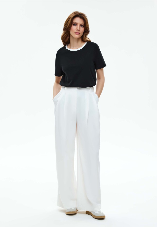 Купить Женская футболка, цвет черный