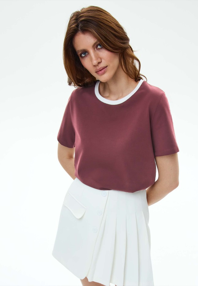 Заказать Женская футболка, цвет бордовый