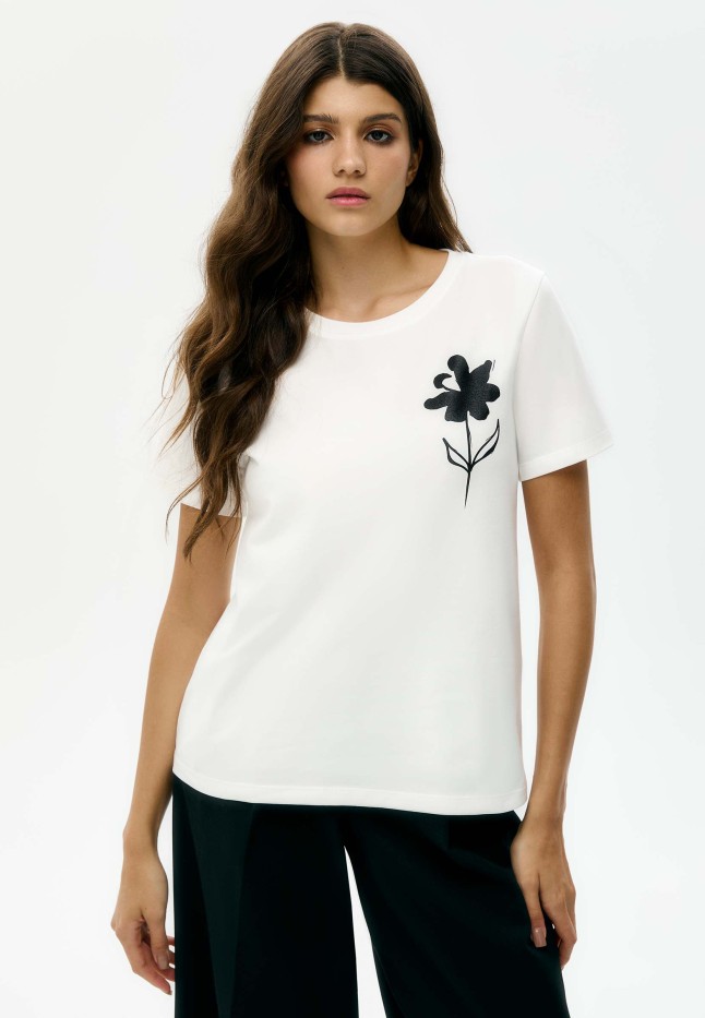 Фото Женская футболка «Цветы», принт «Гербера»