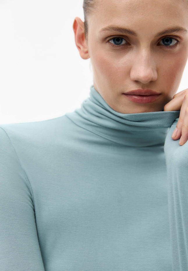 Заказать Водолазка женская, цвет светло-бирюзовый