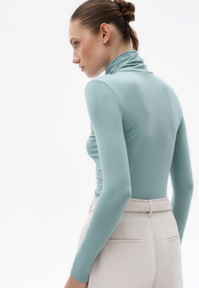 Фото Водолазка женская, цвет светло-бирюзовый