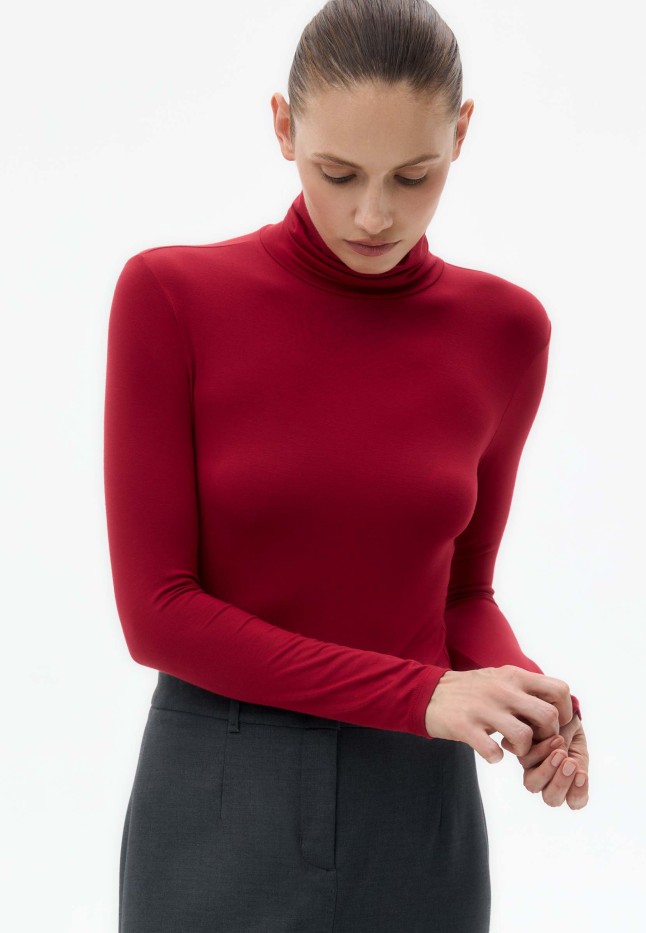 В Беларуси Водолазка женская, цвет гранатовый
