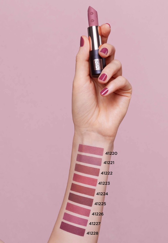 В Беларуси Матовая помада для губ Matte Chic