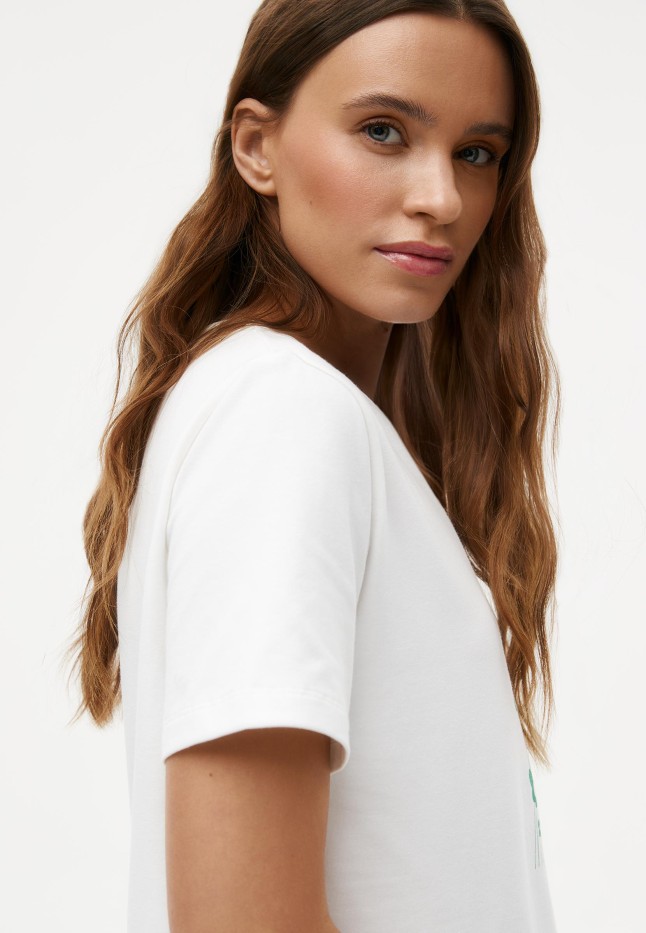 Заказать Футболка с цветочным принтом «Виола»