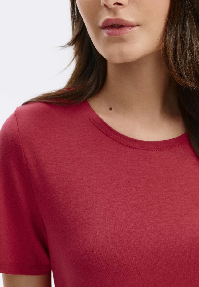 Заказать Футболка, цвет гранатовый