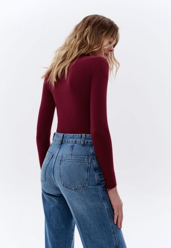 В Беларуси Водолазка женская, цвет бордовый