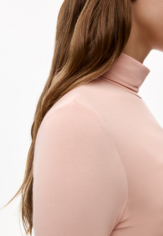 Фаберлик Водолазка женская, цвет нюдово-персиковый