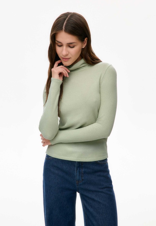 Купить  TNR222 Водолазка из рельефного трикотажа, цвет патиново-зеленый