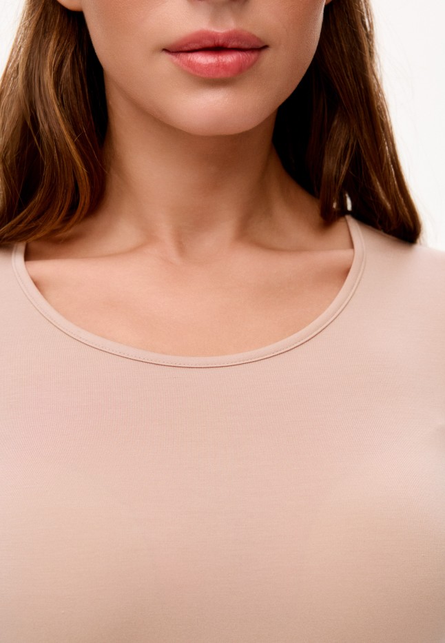 Фото Женский лонгслив, цвет бежевый