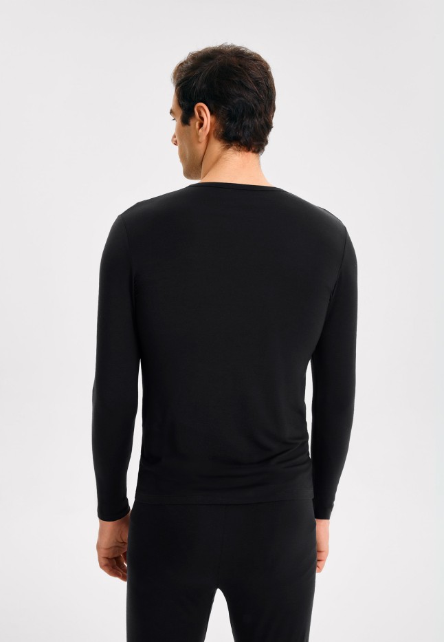 В Беларуси Мужской лонгслив, цвет черный