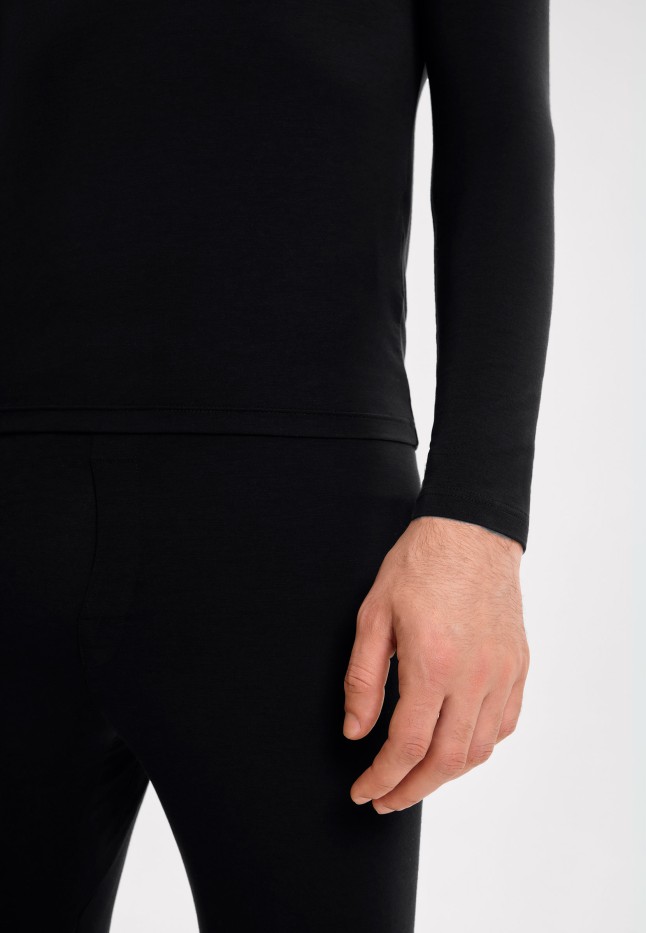 Фото Мужской лонгслив, цвет черный