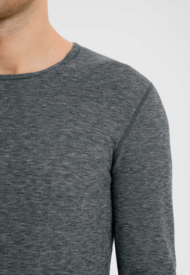 В Беларуси Мужской лонгслив, цвет черный меланж