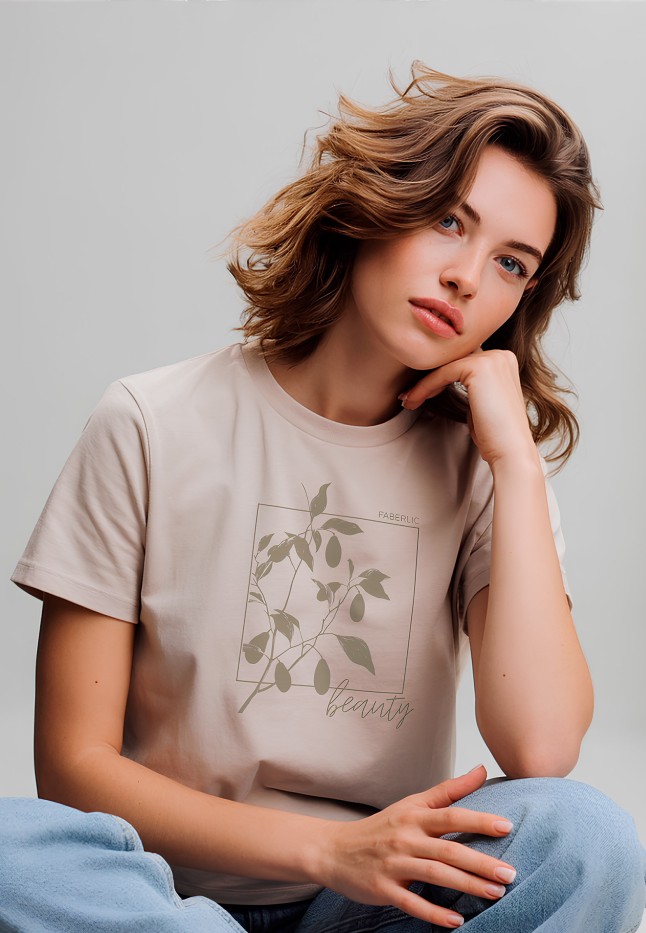 В Беларуси Футболка женская с принтом «Листья» цвет бежевый