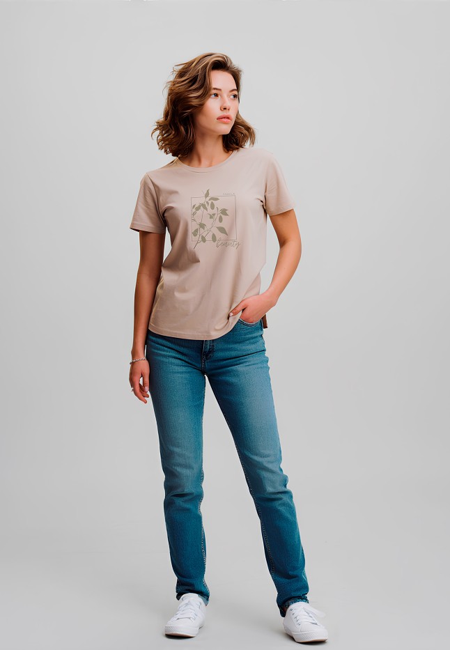 Фото Футболка женская с принтом «Листья» цвет бежевый