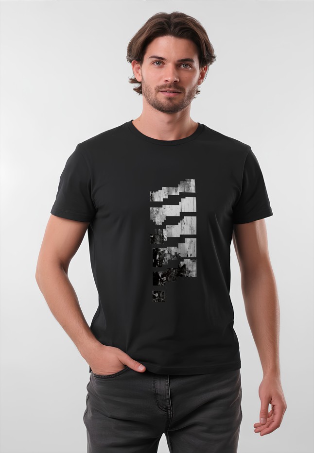 Купить Футболка с принтом «Цифровой штрих», цвет черный