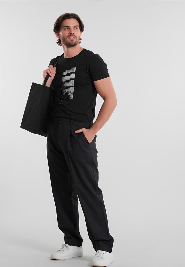 Фаберлик Футболка с принтом «Цифровой штрих», цвет черный