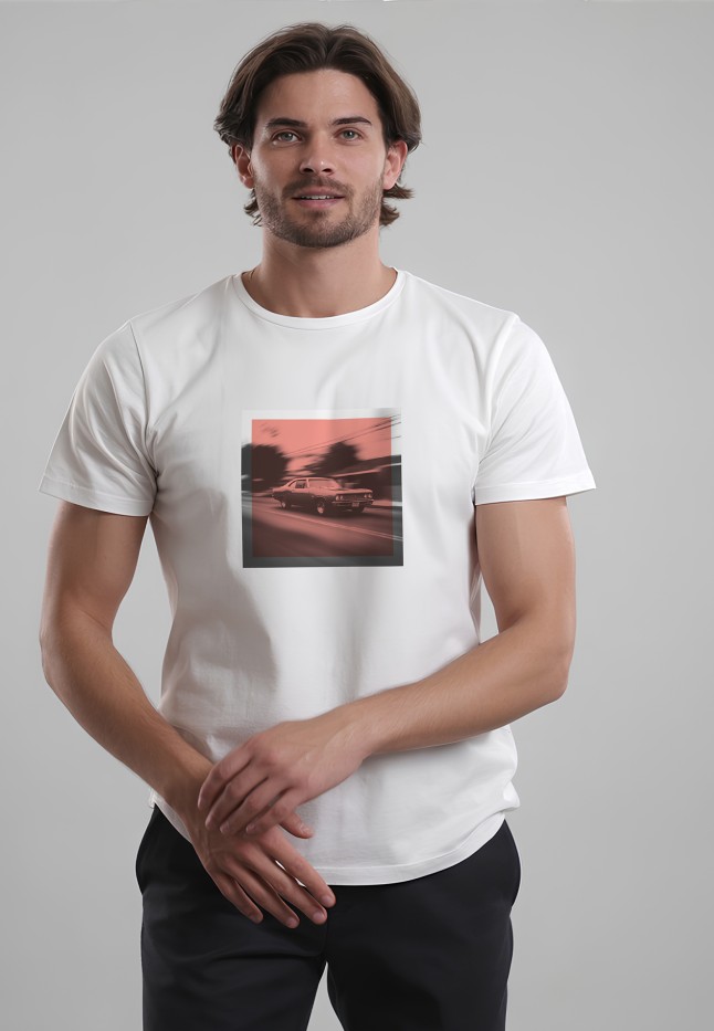 Купить Футболка с принтом «В движении», цвет белый