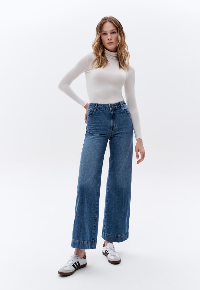 Фаберлик Водолазка, цвет молочный