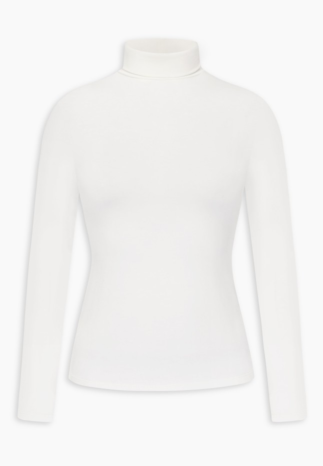 Фото Водолазка, цвет молочный