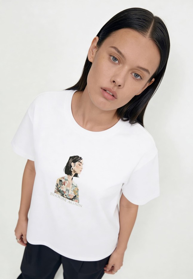Фото Женская футболка оверсайз, цвет белый с принтом «Внутренняя весна»