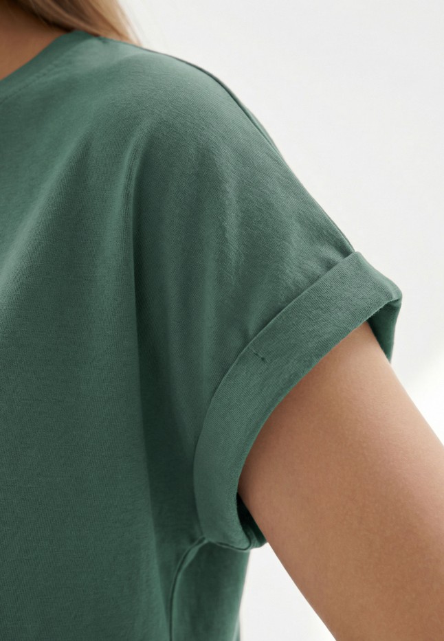 В Беларуси Футболка из вискозы, цвет шалфей